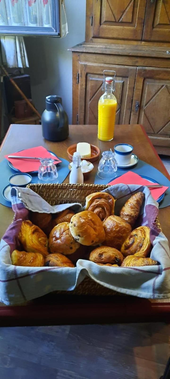 L'Etape Gourmande, Chambres D'Hotes Wellin المظهر الخارجي الصورة